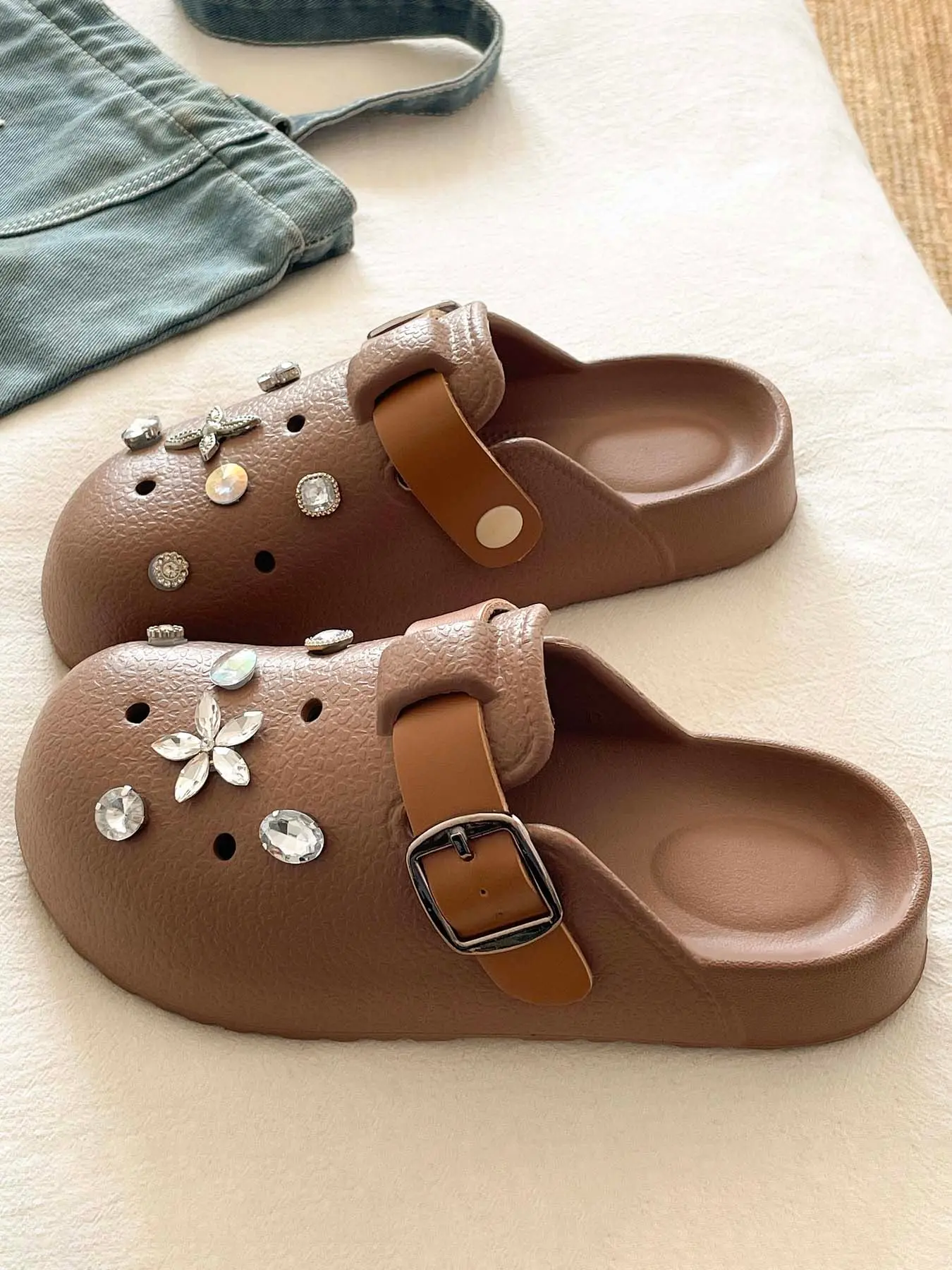 Women's Summer New Casual Versatile Holey Shoes, Eva Soft Sole Durable Outdoor Daily Commute, Beach Sand Garden Slippers, Soft Cushioned Slippers, Affordable Slippers, Flat Slippers