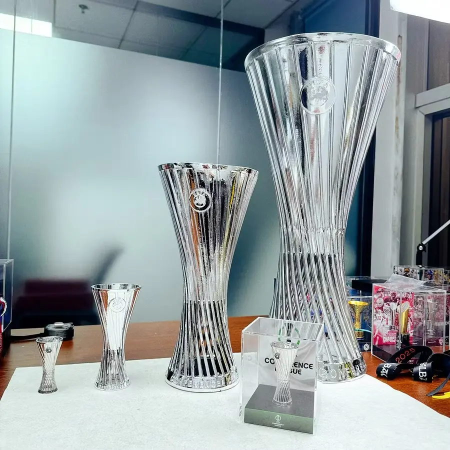 Uefa Europa League Trophy Model Replica, Soccer Trophies, Resin Metal Plated Soccer Fan Memorial Gift, Creative Decoration for Birthday and Holiday