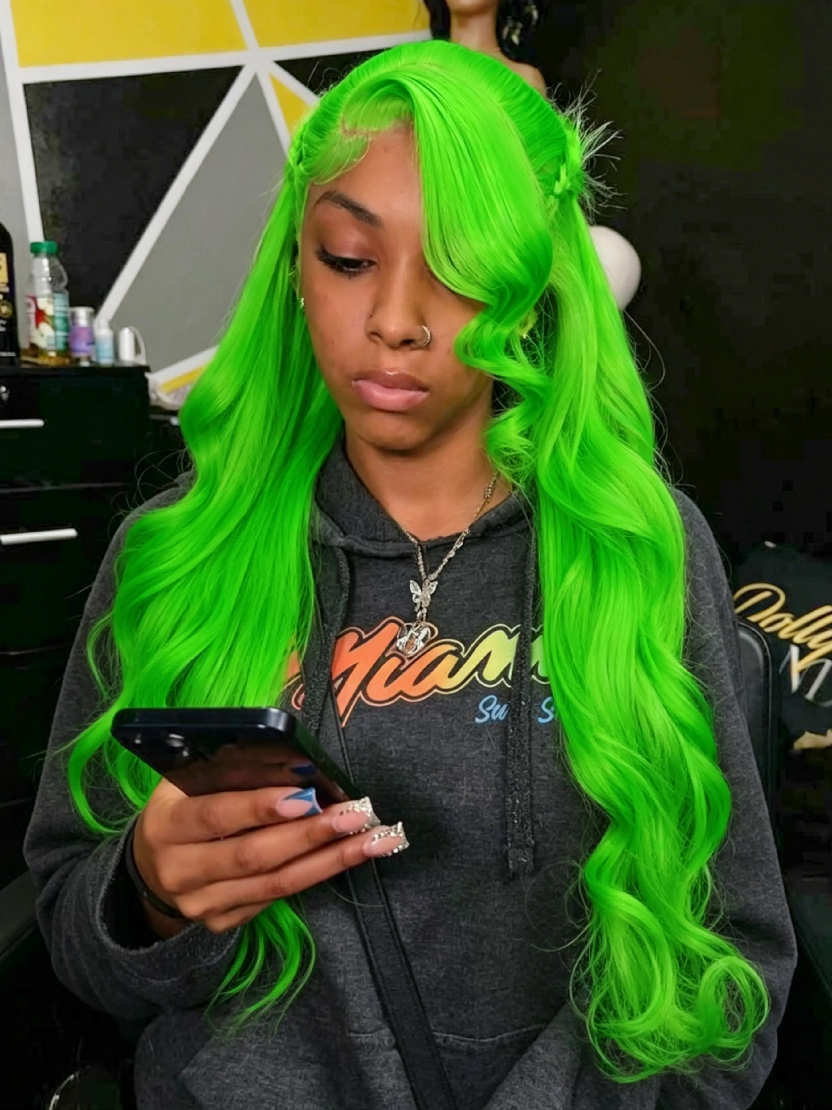 Neon Green Body Wave Wigs 13x4 Lace Front Wigs Pre-Plucked Hairline Synthetic Wig HD Transparent Lace Frontal Wig Colored Festival Look Wavy Wig Coachella Festival Look for Women Party Cosplay Stage 28 Inch