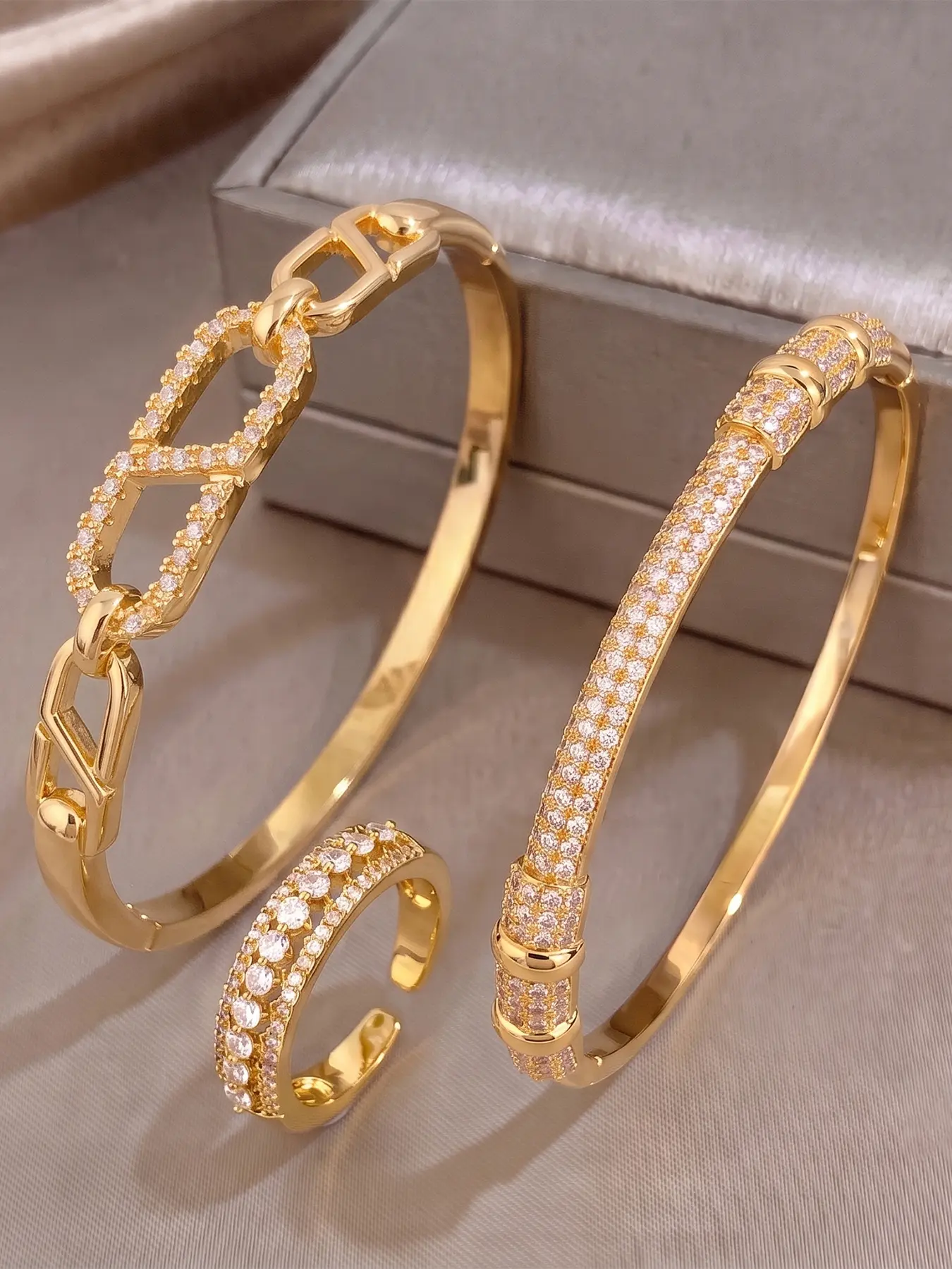 Ins internet celebrity style jewelry three piece combination, transparent and bright stone fine inlay, simple metal line shape, couple matching, creating a daily exquisite wearing and matching accessory set