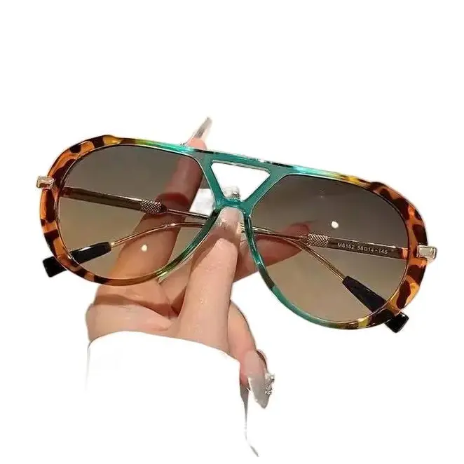 【For U Gifts】2026 NEW Men's Oversized Vintage Aviator Sunglasses - Full Rim Large Solid Metallic Luxury Shades, UV400 Eye and Face Protection, Retro Rectangular-Oval Frame for Driving, Beach
