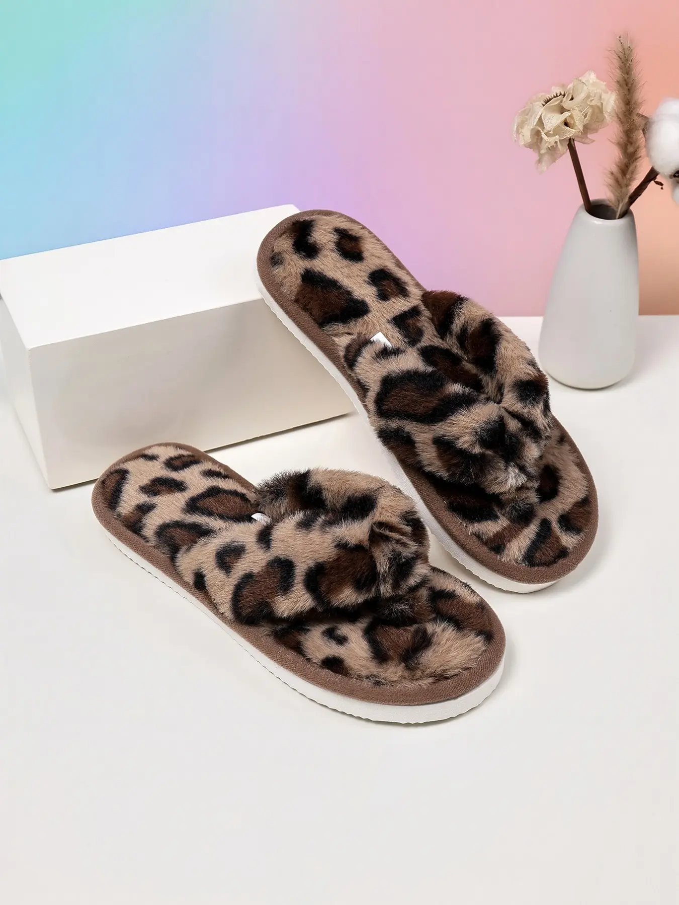 Women's Plush Leopard Print Flip Flops, Indoor Slipper, Fluffy Home Slippers, Soft Rubber Sole, Fashionable Home Footwear, Comfortable Bedroom Shoes, All-Seasons Wear, Fuzzy House Slippers, Leopard Pattern Slippers