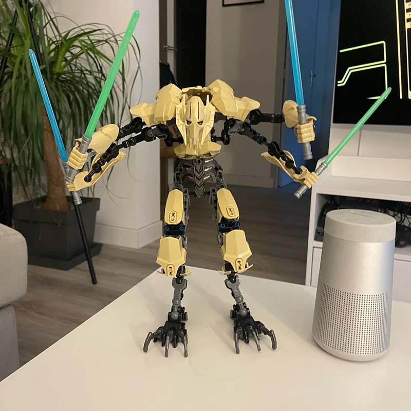 183pcs Ksz714 Star Action Figure Toy Anime General Robot Grievous With Lightsaber Hilt Combat Weapon Model Building Blocks Gifts