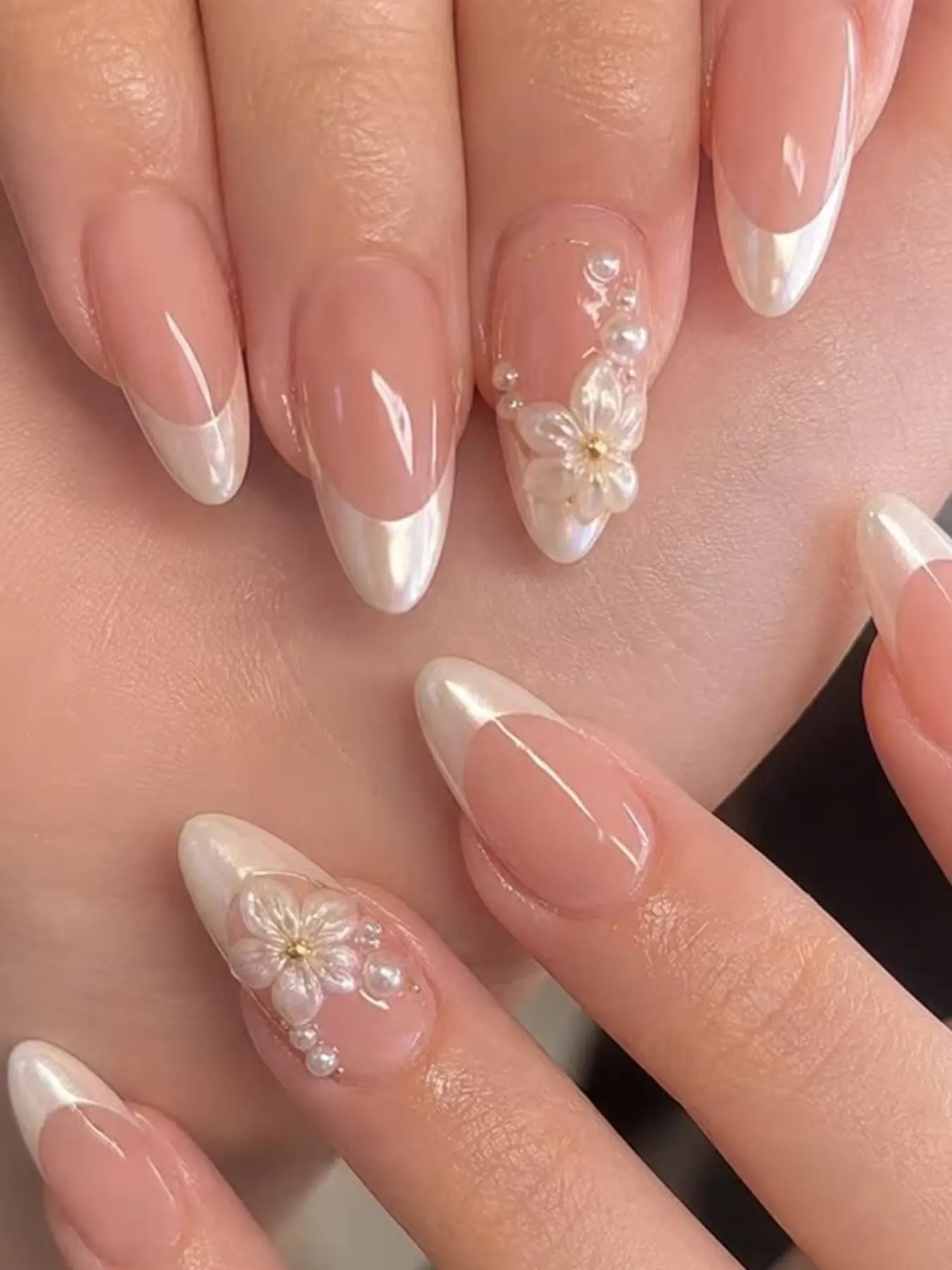 Simple French Nail Art, 3D Flower Design, Almond Shape False Nails, Elegant Plain Pattern, All Seasons Wear, Resin Material