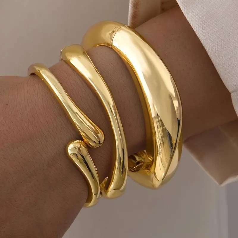 3-Piece Gold Bangle Bracelet Set, Bracelet Jewelry, Elegant Tarnish-Resistant Stackable Minimalist Bangles for Women, Bracelets Stack, Everyday or Wedding, Party, Birthday and Anniversary Gift for Her (Mom or Sister)