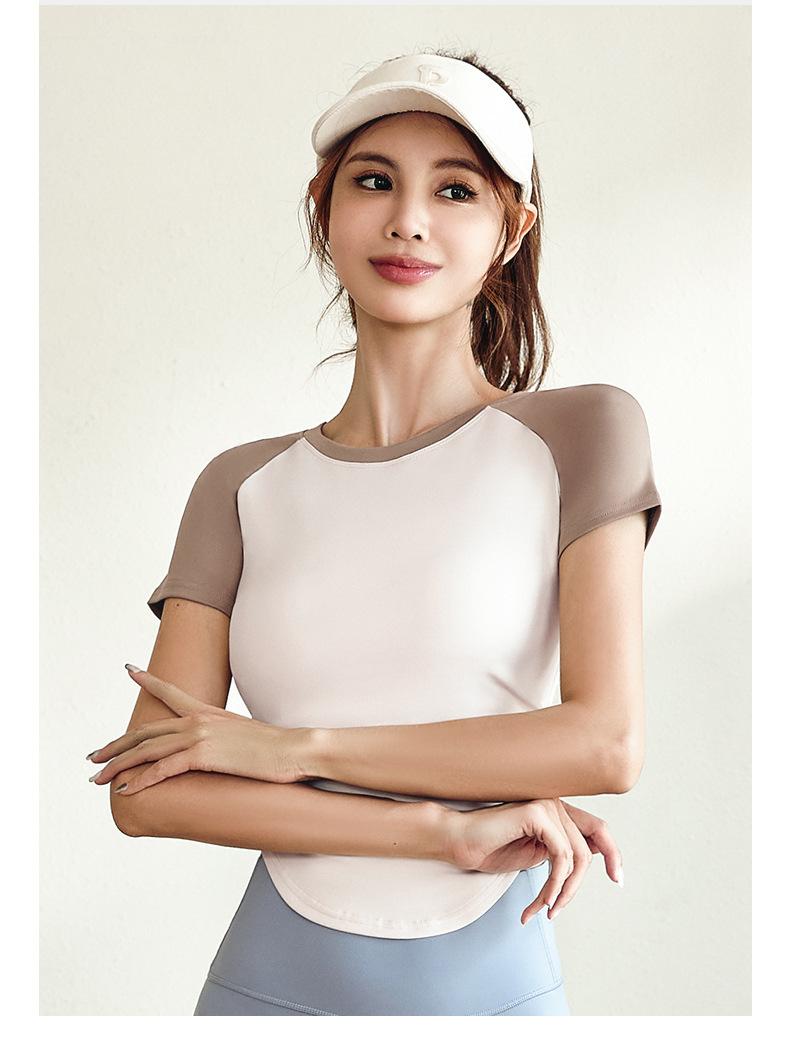 Contrast color pleated yoga top for women, waist-cinching, slimming, with a nude feel, suitable for yoga, sports, and outdoor fitness