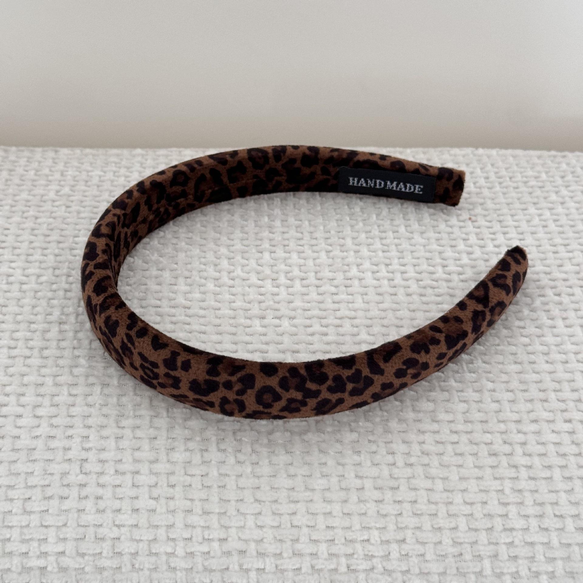 Women Vintage Leopard Print Velvet Sponge Headband Hong Kong Style Elegant Versatile Hair Accessory For Daily Wear