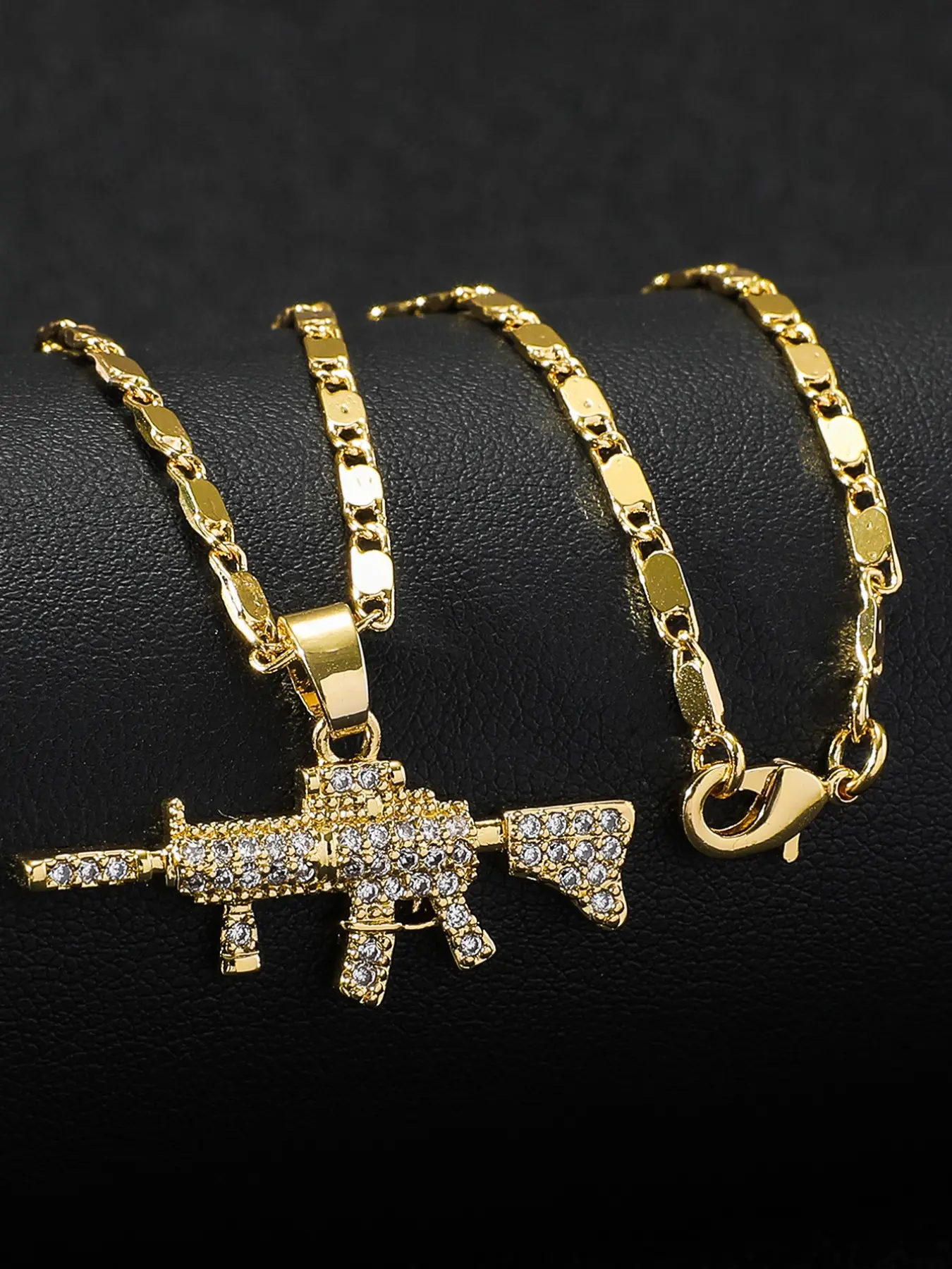 Men's Hip-Hop Style Zircon-Embedded 3D Assault Rifle Necklace, Bling Pendant, Gun Element Accessory, Trendy Streetwear Jewelry, Perfect for Personal Styling, Copper Pendant Necklace