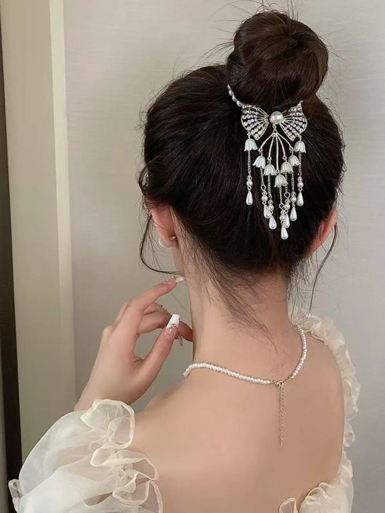 1pcs  Lily of the Valley Tassel Hair Bun Claw Clip, Rhinestone Bow & Pearl Ponytail Clip, Luxury Elegant Lazy Hair Fixing Tool, Flower Claw Clips