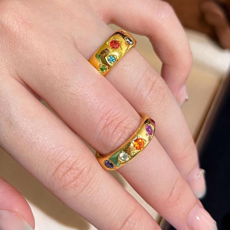 Fashionable and trendy light luxury high-end wide and narrow inlaid colorful sparkling diamond rings with unique design, suitable for stacking, personalized and stylish ring gift
