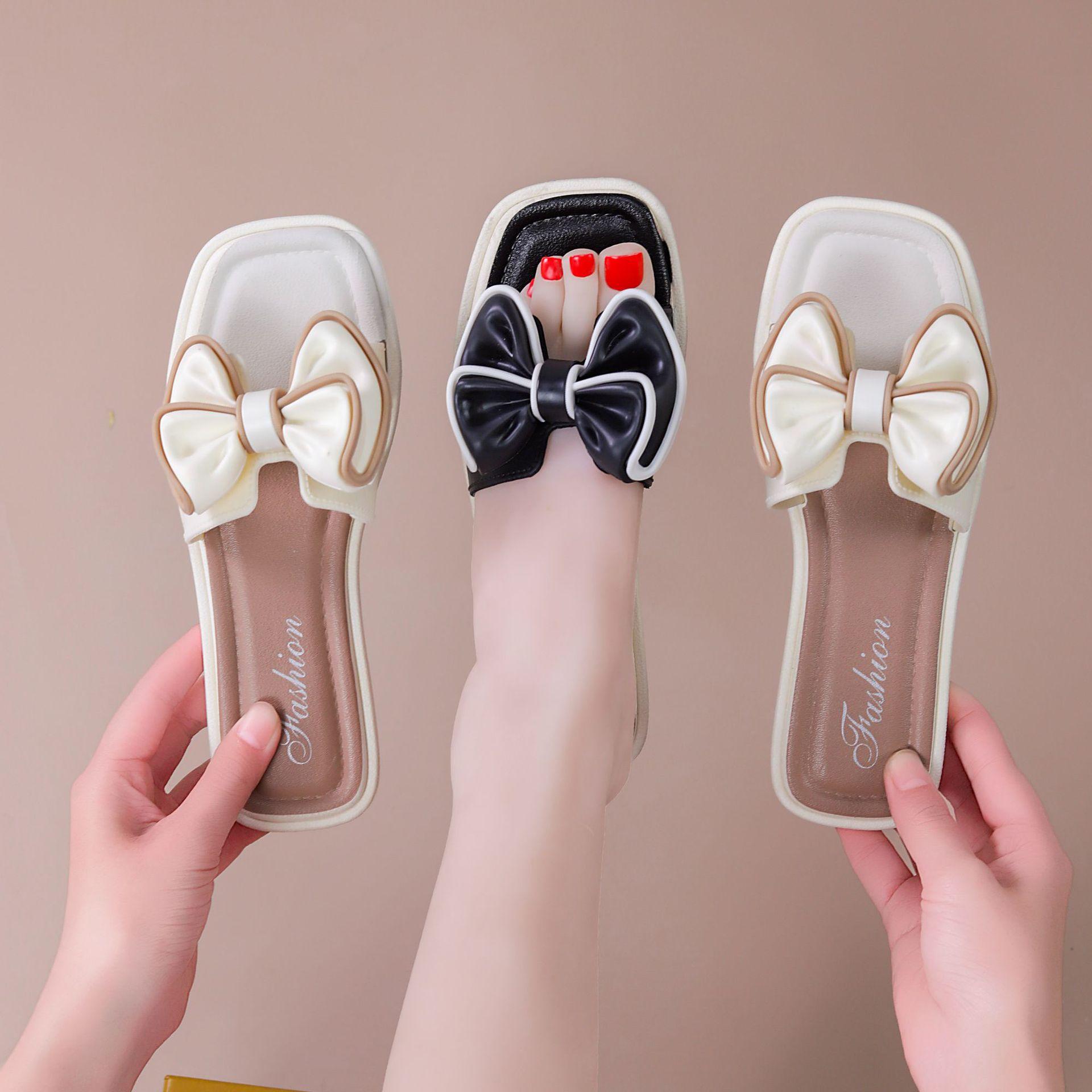 New style women's outdoor slippers with floral design, soft sole, fashionable, non-slip, flat bottom, butterfly square buckle, summer sandals for women