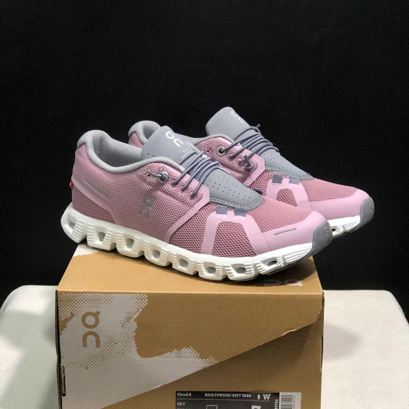 These are the latest unisex athletic shoes, breathable, cushioned, and comfortable, suitable for daily commutes and sports.