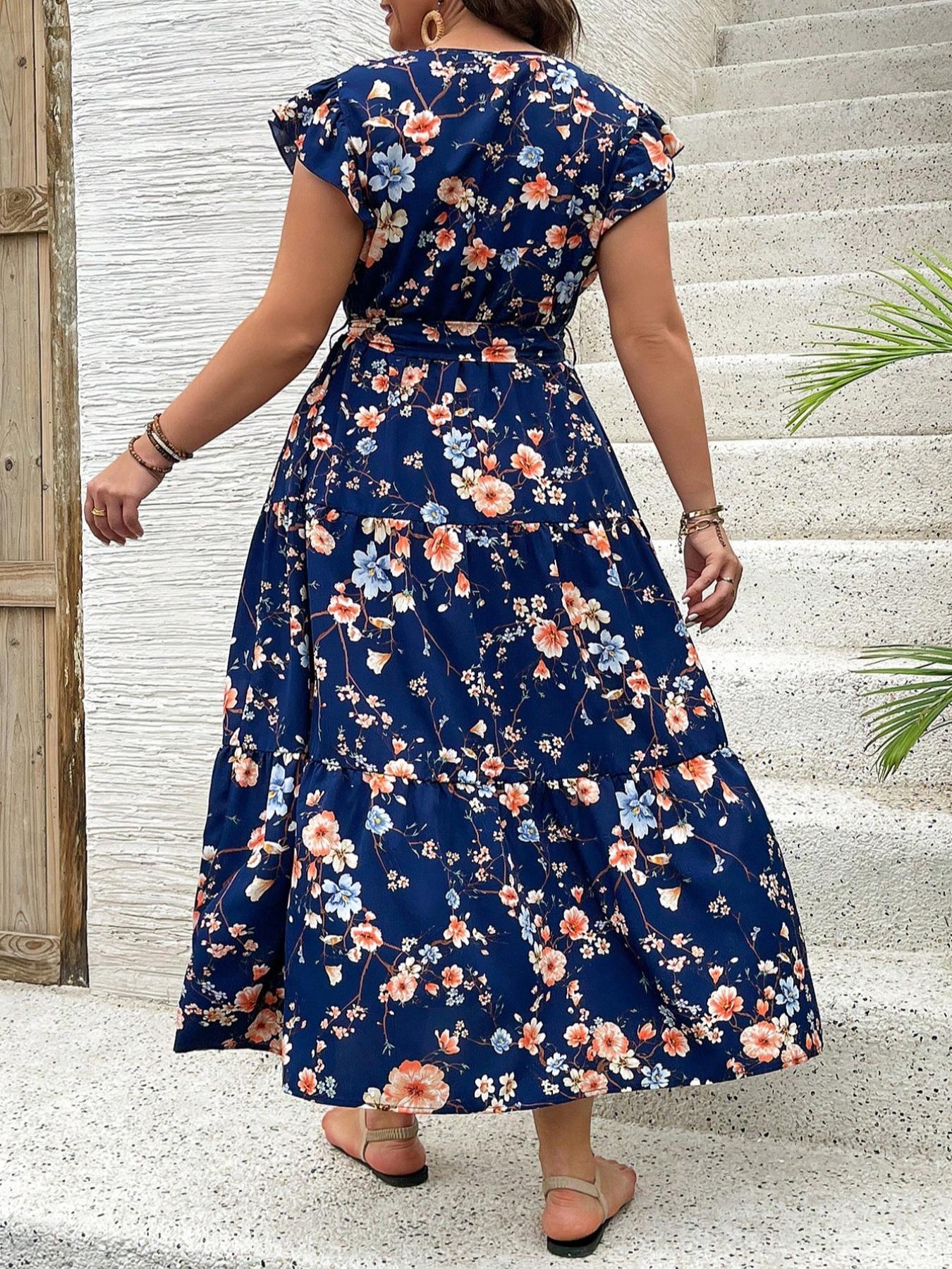 Plus Size Floral Print V Neck Dress, Casual Fashion Short Sleeve Dress for Daily Outdoor Wear, Women Plus Clothing for All Seasons