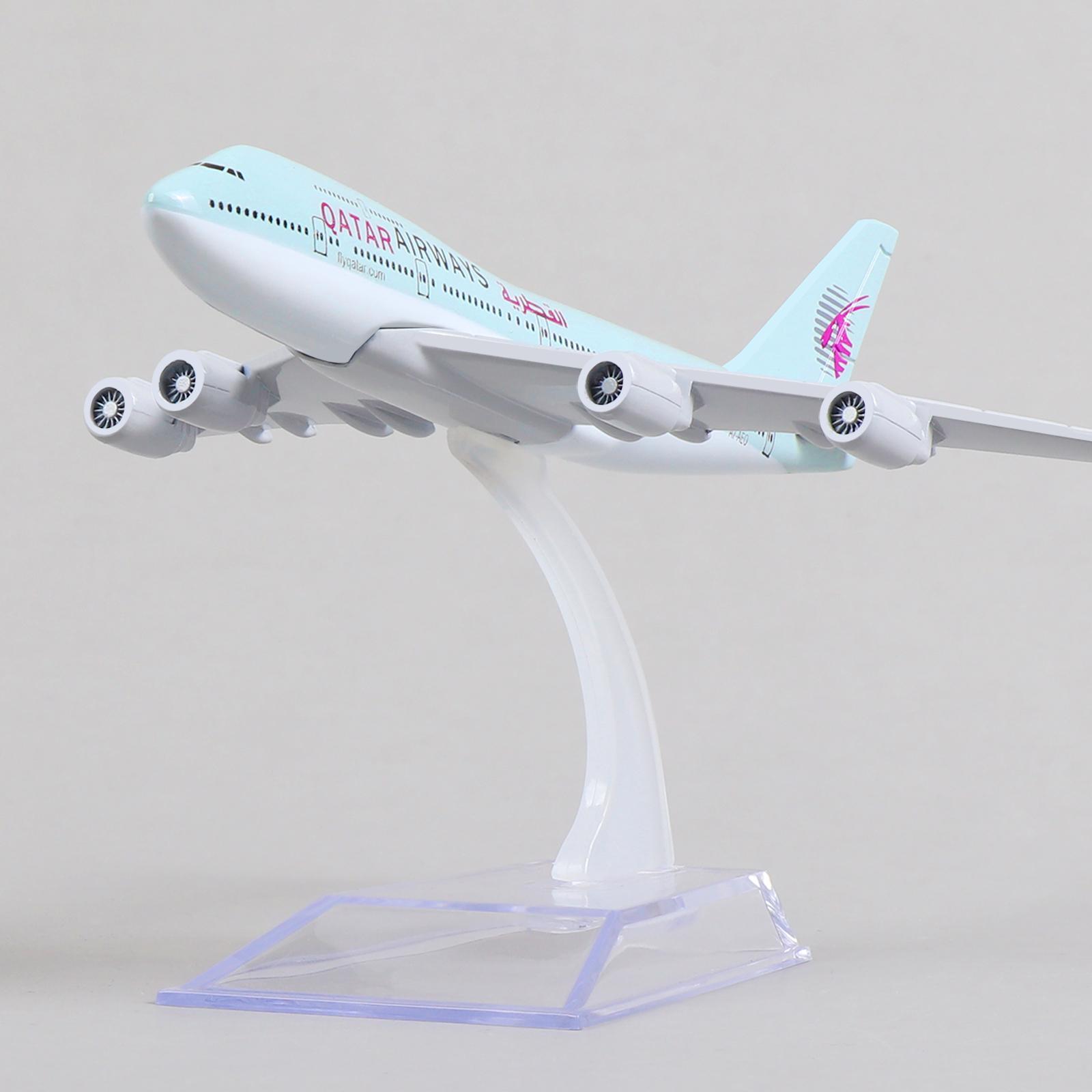 Boeing 747 Qatar Airways Model Airplane, 1 Count 1/400 Diecast Metallic Airplane Model with Stand, Plane Display Collectible Model for Aviation Enthusiast Gift