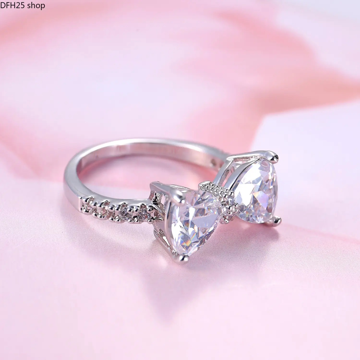 Butterfly Crystal Ring for Women Daily Wear, Adjustable Alloy Fashion Ring with Sparkling Stone Accent for Casual Styling, Parties and Elegant Outfit Matching