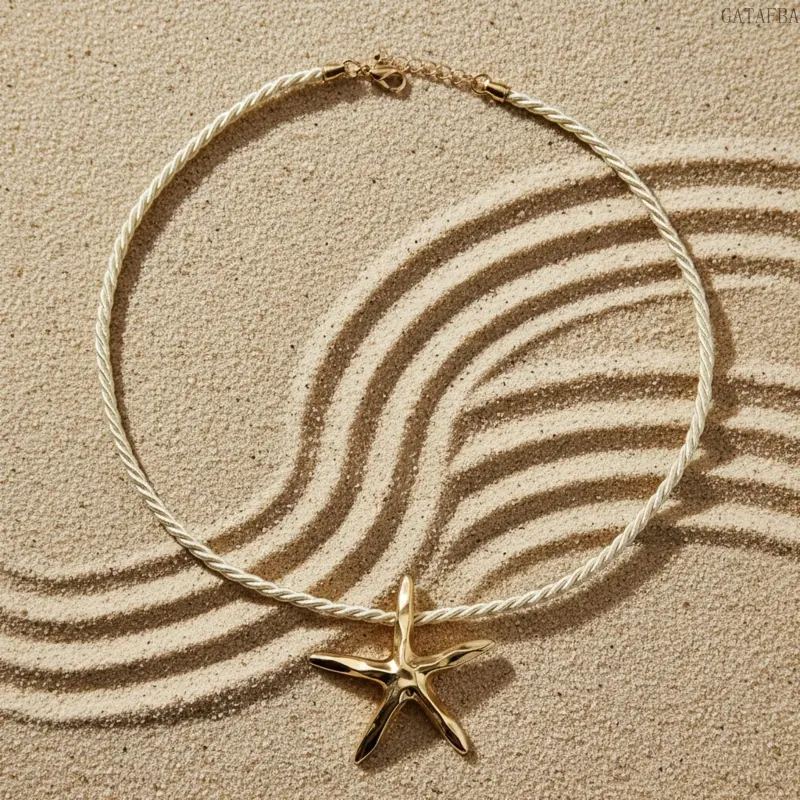 Minimalist Starfish Pendant Necklace for Women, Dainty Gold Tone Star Jewelry for Summer Beach Vacation