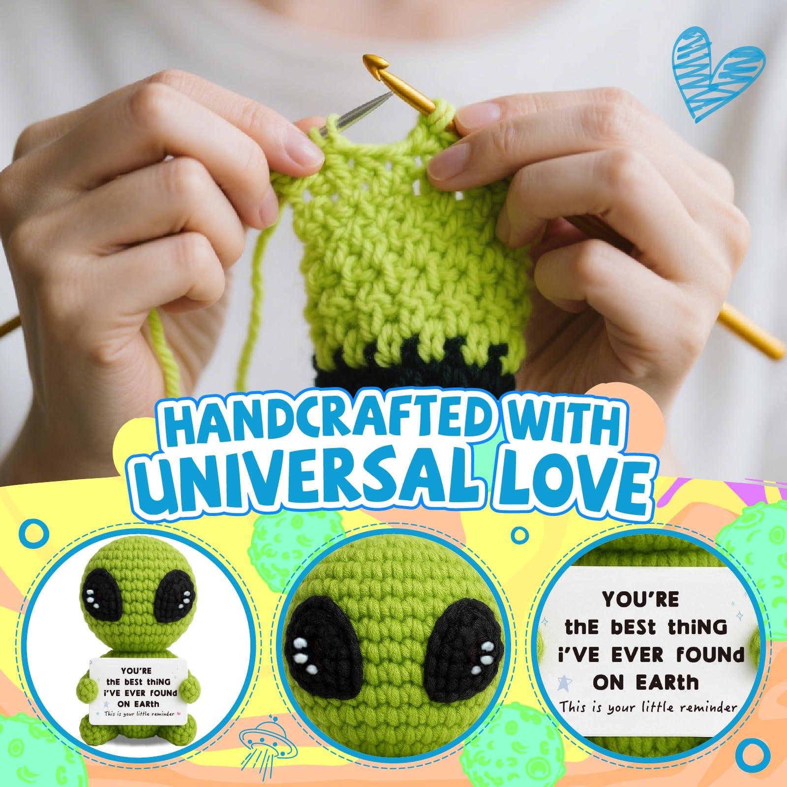 Cute Handmade Mini Knitted Alien Plush Emotional Support Stuffed Toy, Soft Stress Relief Doll for Christmas & Birthday Gifts for Women & Men, Teacher Appreciation Present, Bag Charm Keychain & Desk Decor, Unique Handcrafted Holiday Gift for Him, Her, Frie
