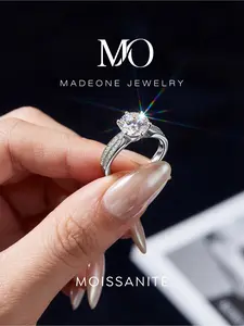 1 Pc Gorgeous Six Prong Starlight Queen Copper Ring with 1.0ct Synthetic Moissanite for Women Wedding Fine Jewelry