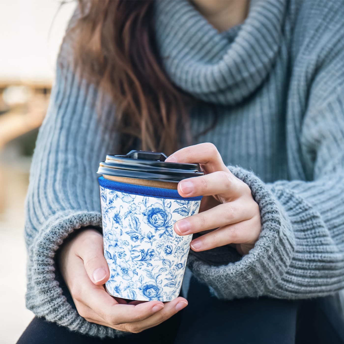 Reusable Neoprene Insulated Sleeve for Iced Coffee Cup – Cold & Hot Drinks Beverage Holder, Vintage Blossoms Pattern. Fits 32oz Large Cups, Prevents Condensation & Burns – Eco-Friendly, Washable, Stylish Travel Essential