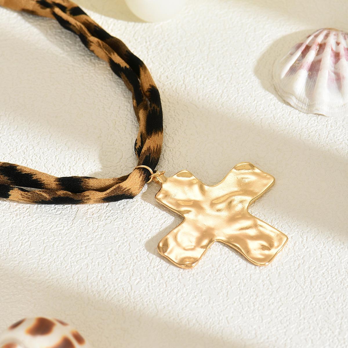 Wholesale cross necklaces for European and American cross-border markets, leopard print, flower, heart pendants, summer ocean shell and starfish collarbone chains