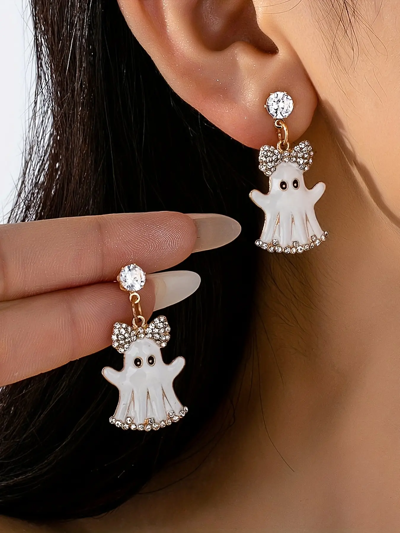 1 pair of retro quirky Halloween ghost earrings for women