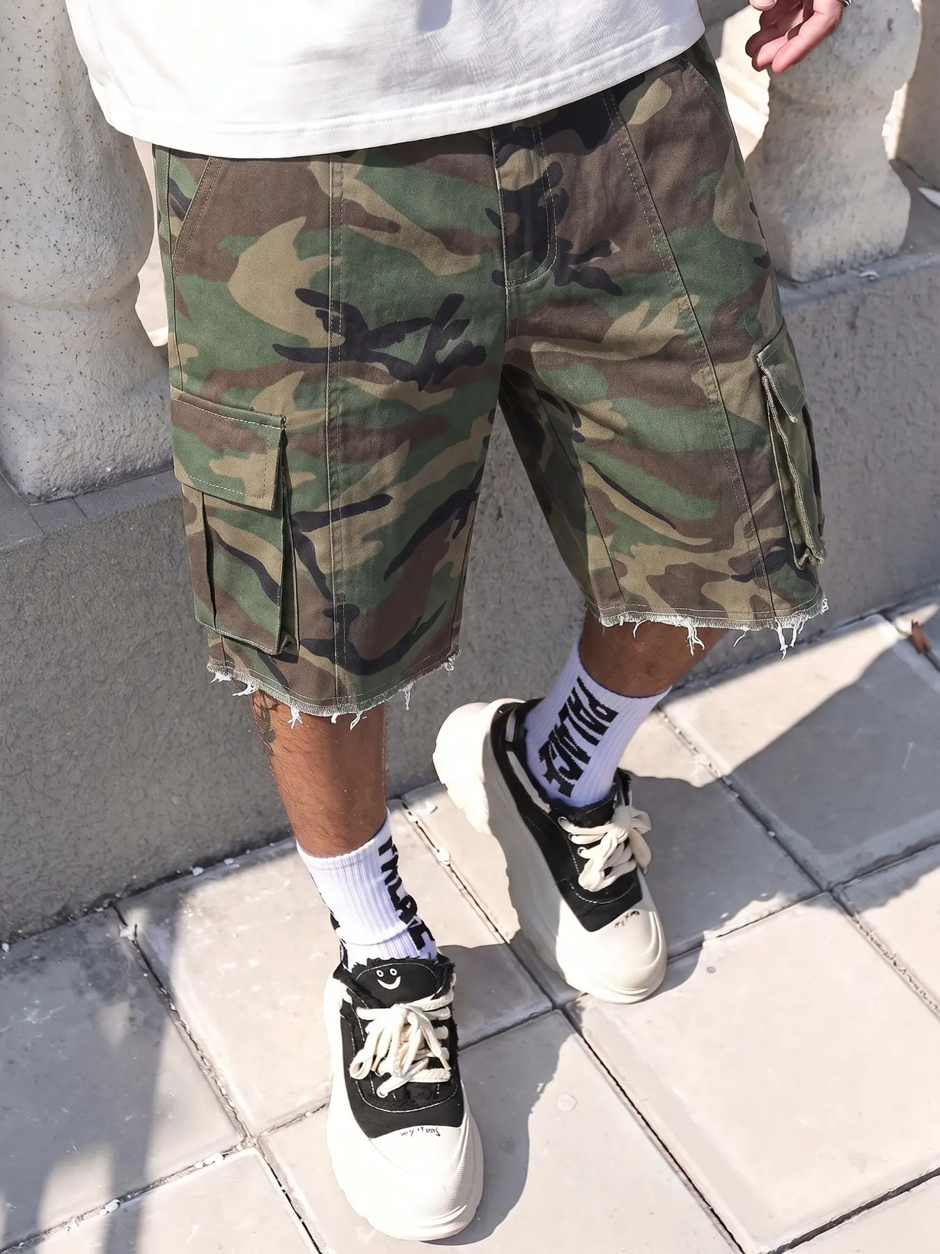 Men's Vintage Camo Sporty Cargo Cut Off Shorts, Multi-Pocket Loose Fit Five-Quarter Pants, Streetwear Fashion, Casual Summer Jeans, Camouflage Sports Shorts
