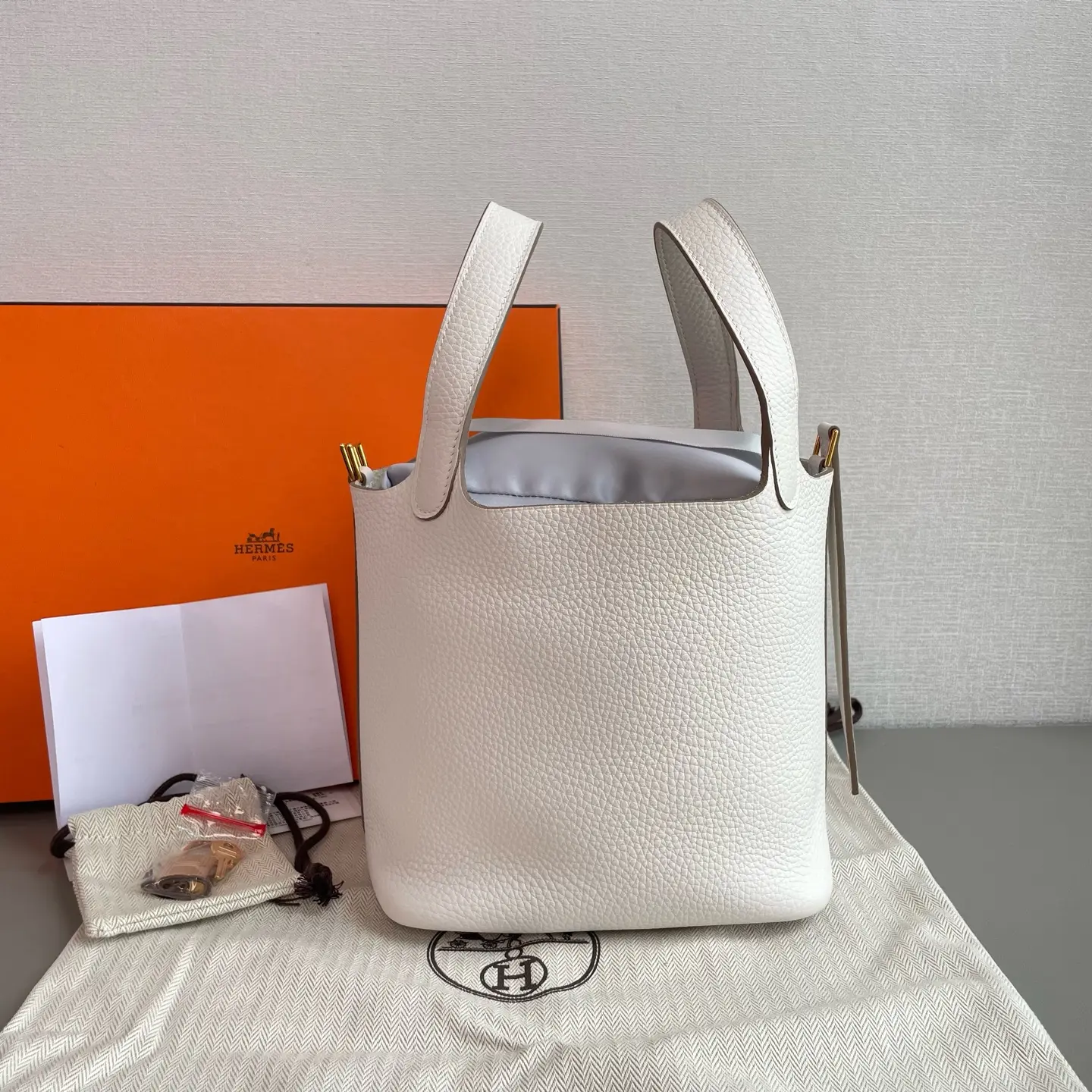 Pre-owned Hermes Picotin 18 TC Luxury Bag P06E10001