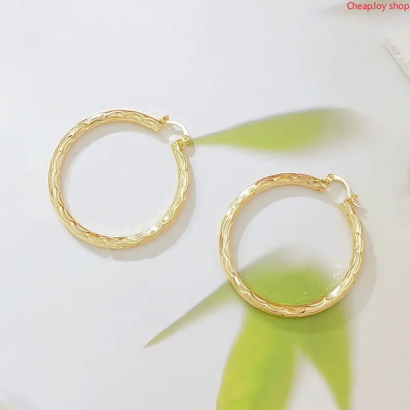 2026 14K Gold Plated Textured Hoop Earrings for Women, Wave Pattern Lightweight Huggie Hoops, Sparkling Faceted Statement Earrings, Everyday Jewelry Gift