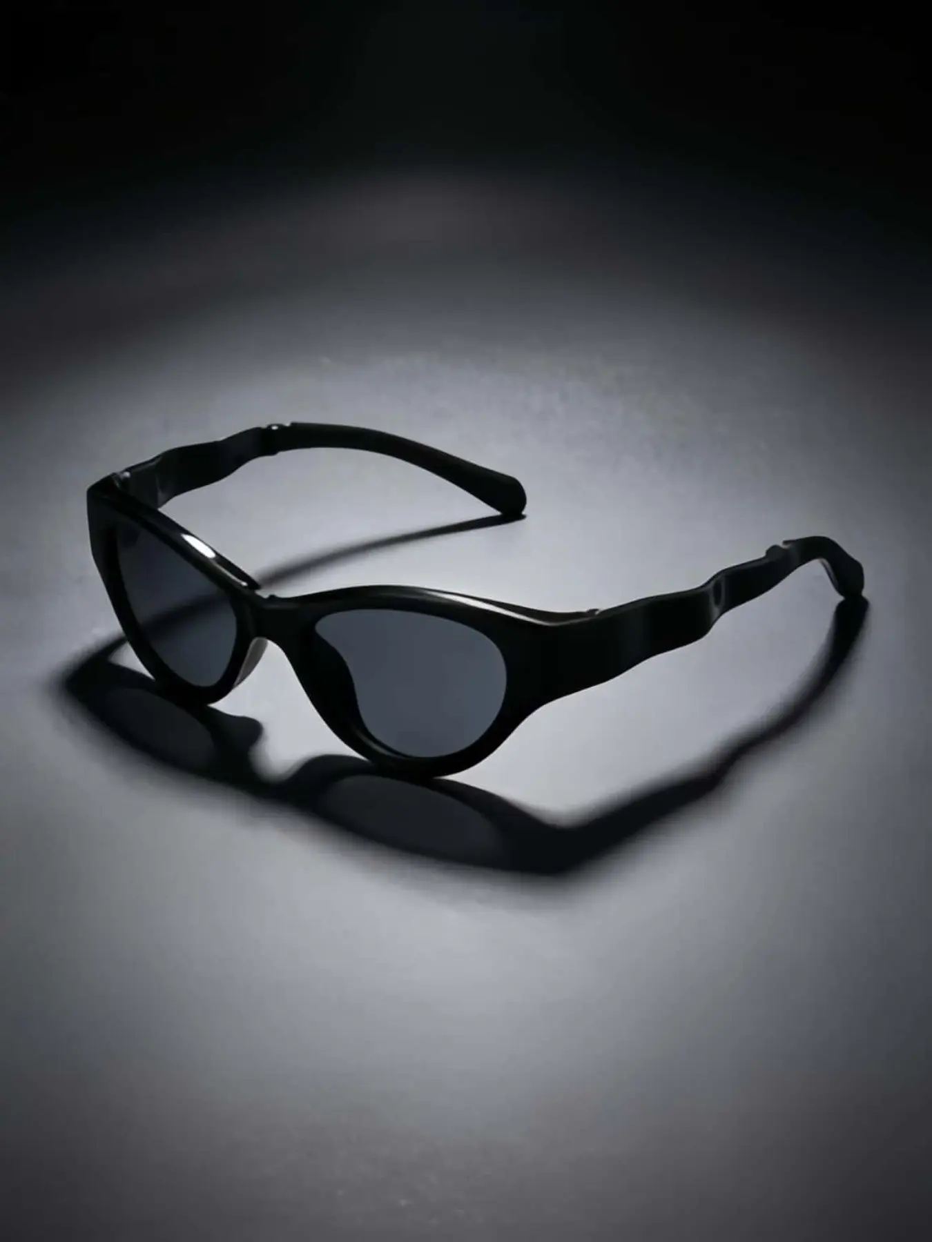 Trendy Y2K Wave Temple Sunglasses, Foldable Portable Unisex Shades, Boho Style Metal Frame, All-Season Streetwear Accessory