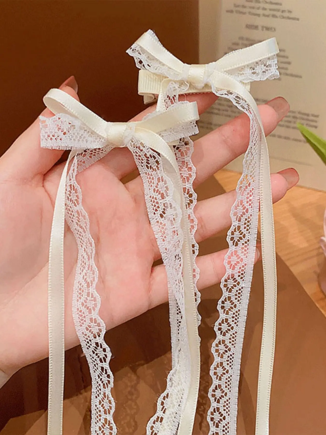 2-Pack Lace Cream Bow Hair Clips, Fun Hair Clips, Cute Butterfly Knot Ribbon Hair Accessories, Sweet Ballet Style, Korean Fashion, Girls' Forehead Bangs Clip, Bowknot Design