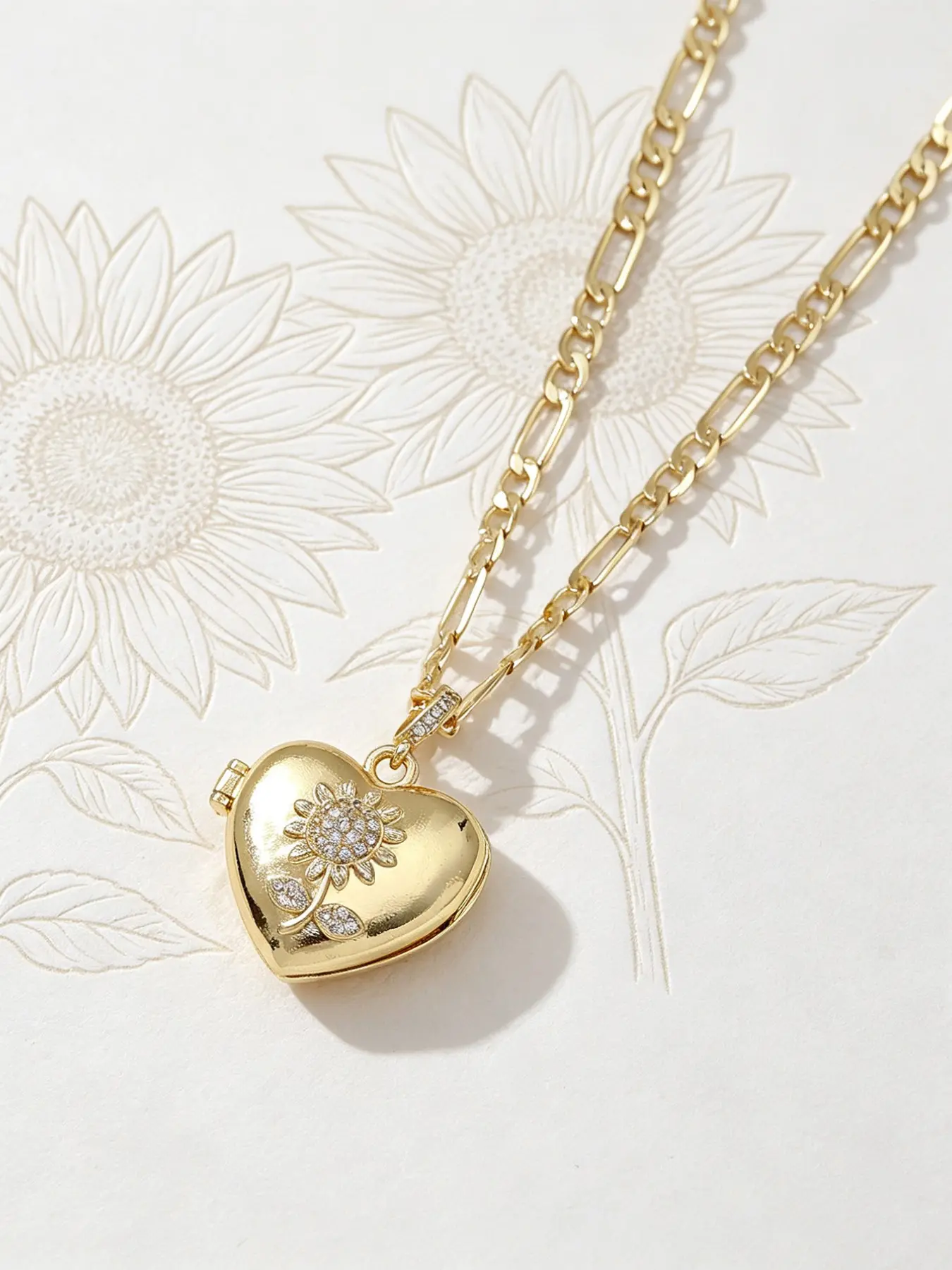 1 Piece Luxurious and Romantic Sunflower Zircon Heart Locket Necklace, Openable Photo Pendant, Religious Inspired Jewelry, Ideal Gift for Women, You Are My Sunshine Keepsake