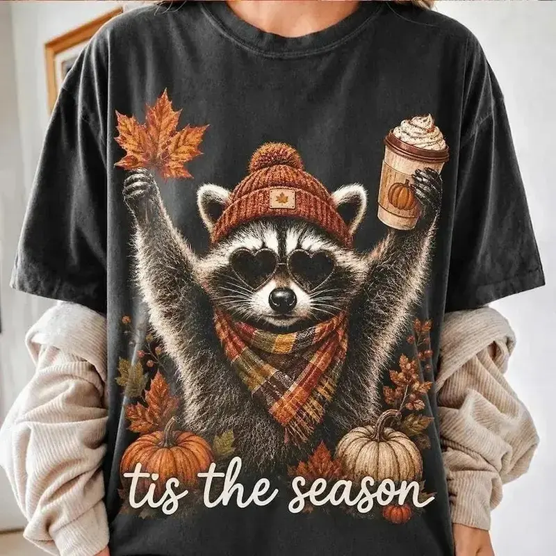 Cotton Breathable Everyday Fashion Apparel, Retro Autumn Raccoon-Pumpkin Graphic T-Shirt, Cute Fall Animal Tee, Coffee Lover Top, Thanksgiving Gift (Sports & Outdoor Clothing)