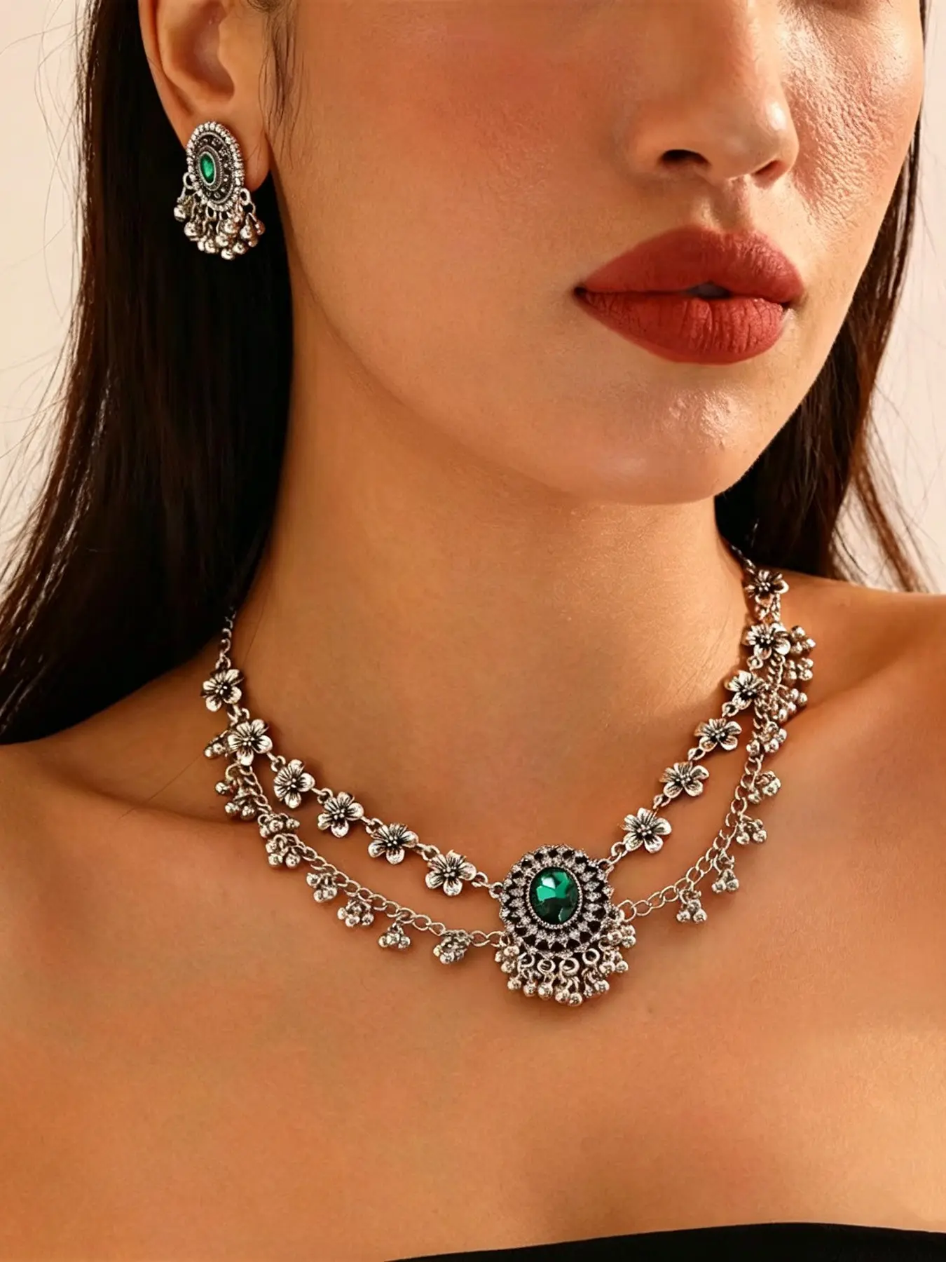 3Pcs Vintage Silver Indian Jewelry Set for Women, Emerald Green Crystal Oval Flower Choker Necklace, Matching Dangle Stud Earrings Pack, Boho Tribal Gypsy Festival Statement Jewelry Set