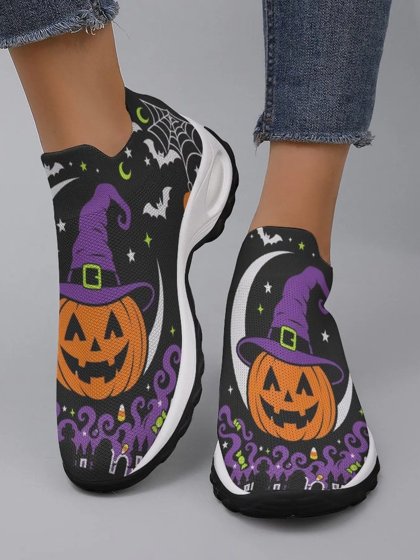 Halloween Pumpkin Witch Print Cushioned Flyknit Lazy Shoes for Women, Breathable Slip-On Sports Casual Walking Shoes