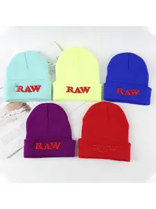 Autumn/Winter Warm Knit Hat – Minimalist Solid-Color Beanie with Raw-Style Embroidery – Street-Style Knit Cap
