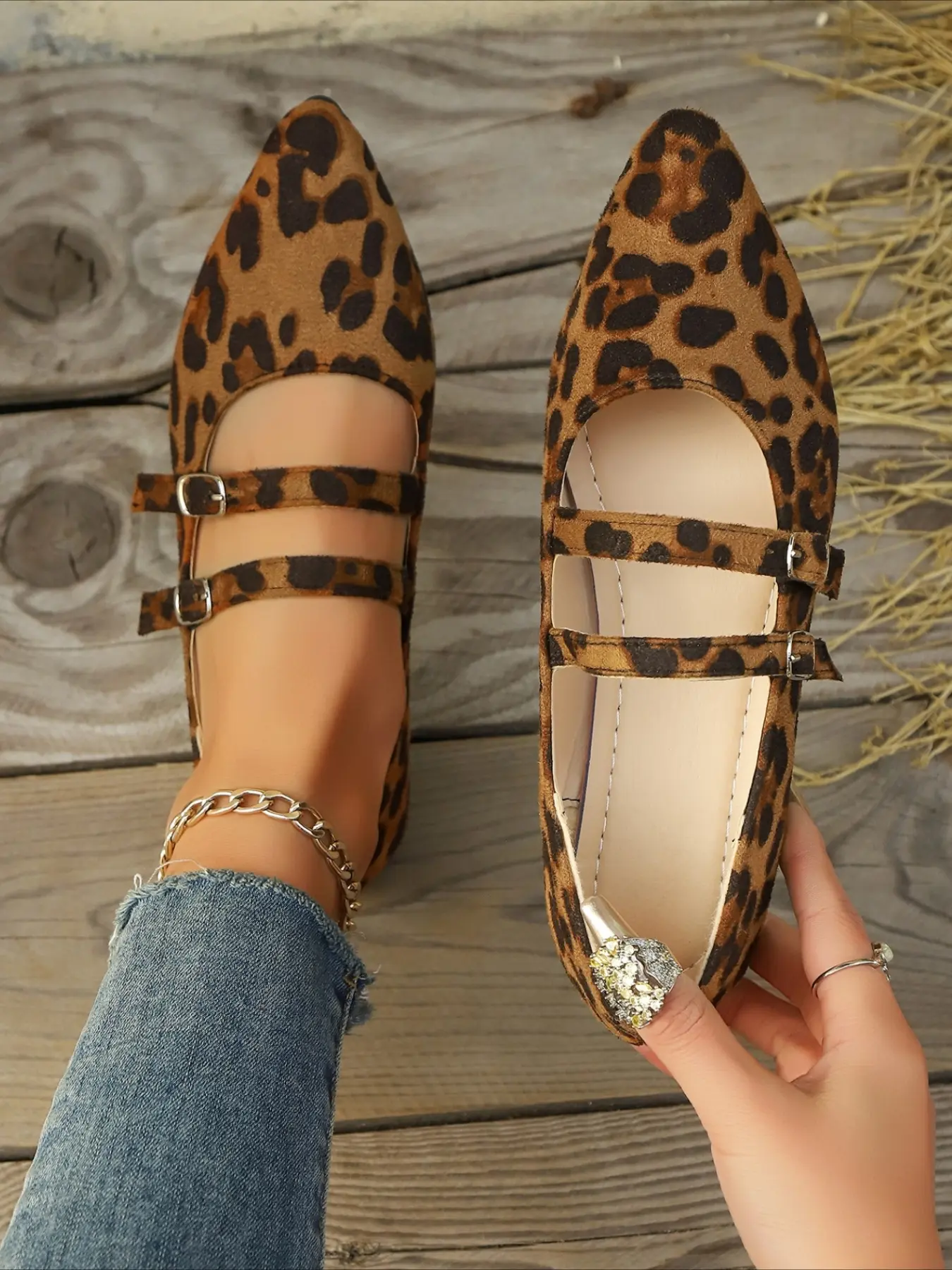 1 Pair Women's  Suede Pointed Toe Double Buckle Flat Mary Janes, Retro Hot-Girl Style Dual-Strap Buckle Low-Cut Flats, Versatile Edgy Casual Women's Shoes for Shopping & Dating