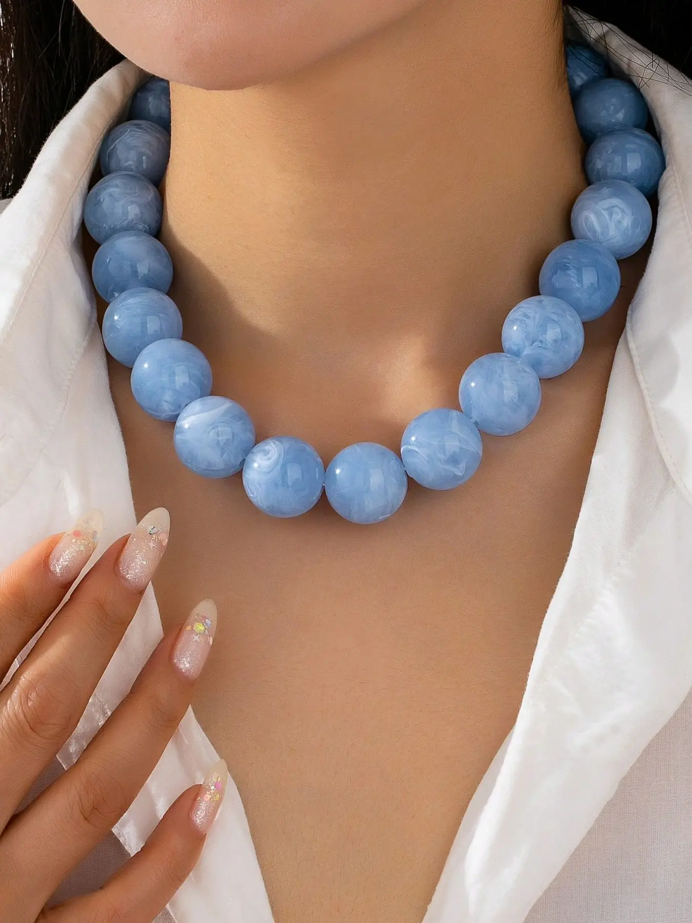 1pc Women's Bead Necklace, Bold Exaggerated Glossy Resin Bead Necklace, Chunky Round Fashion Classic Statement Necklace, Eye-Catching Jewelry Suitable For Party, Daily And Office Wear, Shining Necklace, Decorative Necklace