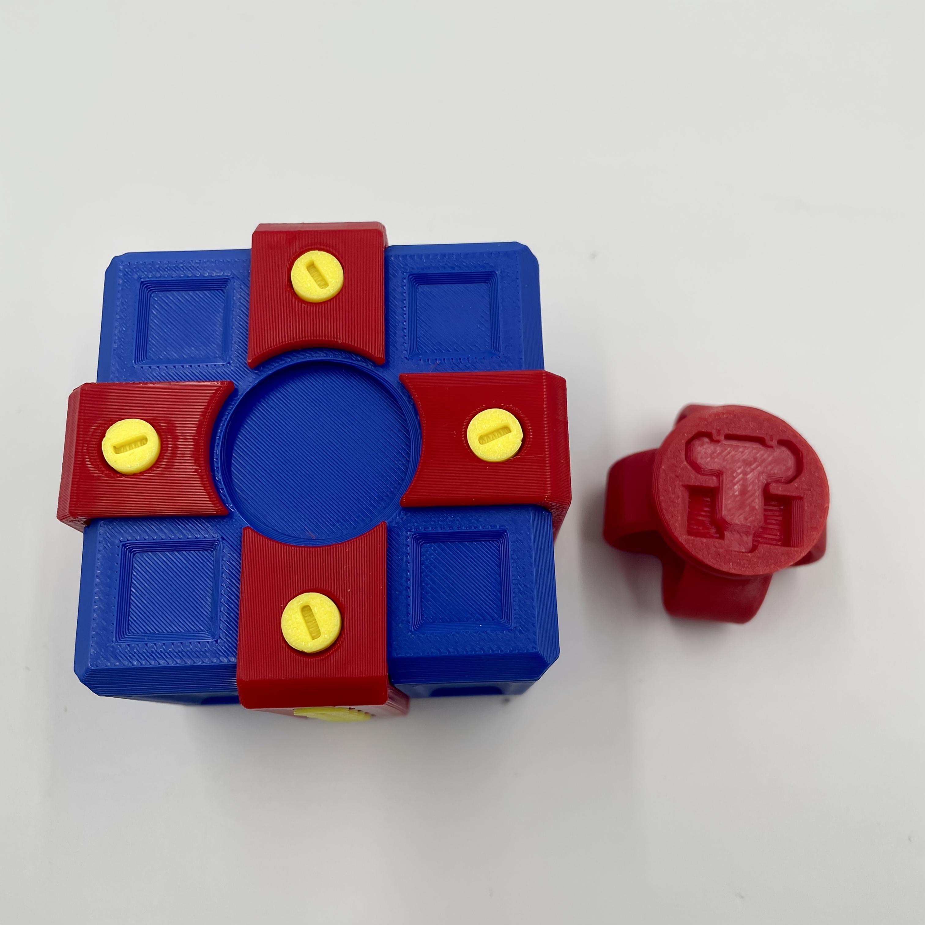 3D Annoyingly Fun Gift Box with Plastic Screws - Interactive Geometric Puzzle Novelty Gag Gift for Christmas, Birthdays, Valentine's Day - Durable Plastic Money Card Container for Ages 14+, Prank Item | Humorous Design | Screwtop Container, Christmas