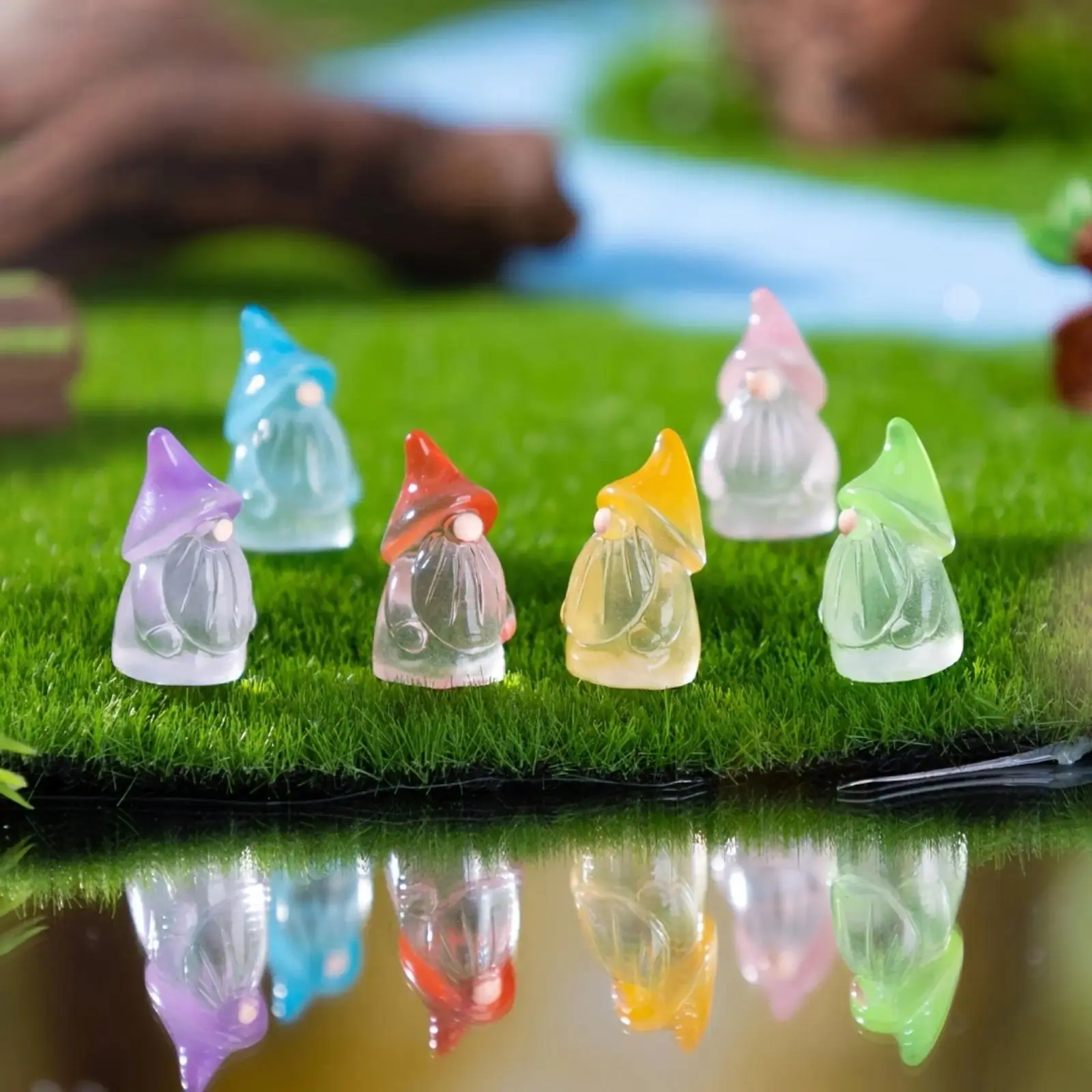10/20PCS Glow in the Dark Mini Fairy Garden Gnome Statues, Resin Dwarf Figurines for Micro Landscape Decor, Planter Ornaments, DIY Garden Decoration, Indoor & Outdoor Yard Display
