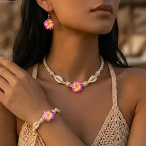 2 PCS Boho Plumeria Flower Jewelry Set For Women Handmade Macrame Cowrie Shell Necklace Tropical Hawaiian Luau Beach Vacation Outfits Accessories