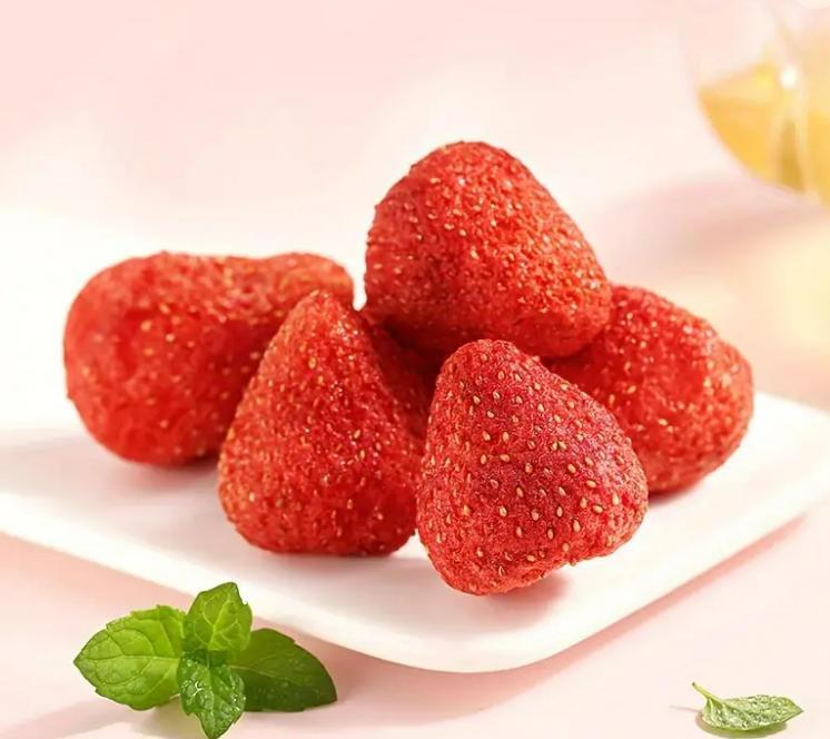 Freeze Dried Strawberries, 25g x 6 Packs, Crispy Natural Fruit Snacks, No Added Sugar, Gluten-Free, Non-GMO, Perfect for Travel & On-the-Go Dry