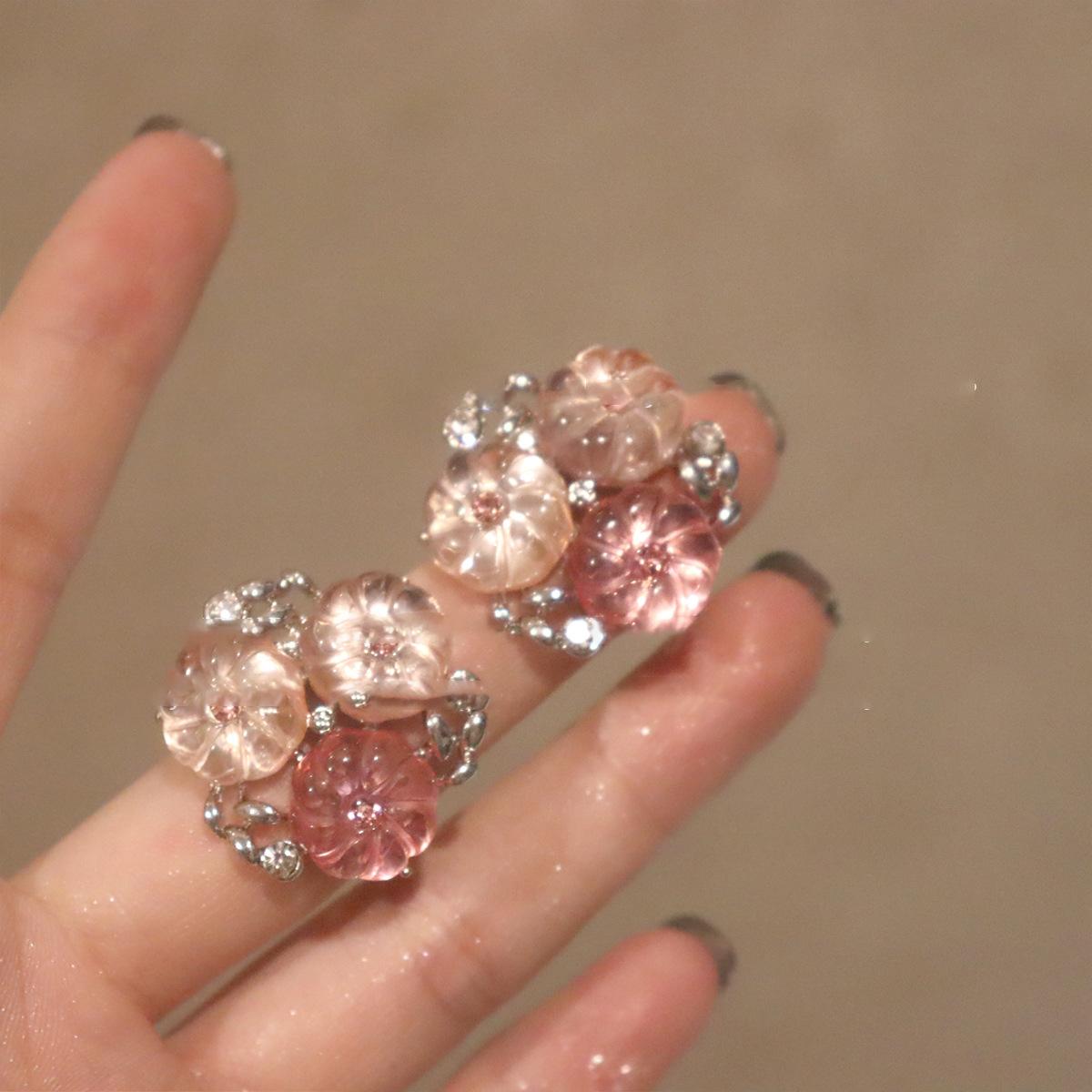 Silver Needle Flower Small Stud Earrings, Niche, Simple, Sweet Design, High-End, Unique and Fashionable Ear Jewelry Wholesale for Women