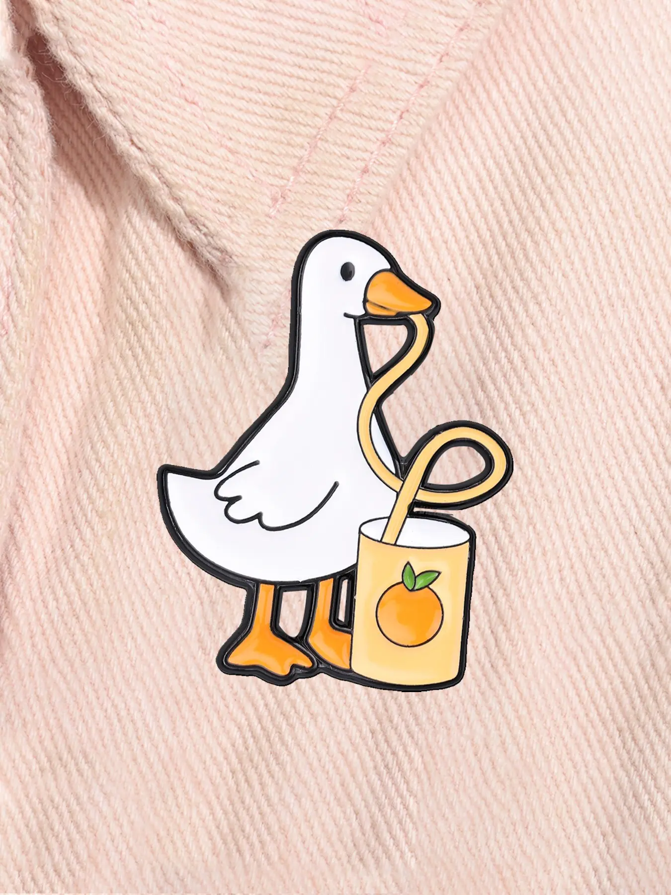 Cute Goose Drinking Juice Enamel Brooch, Summer Drink Long Straw Duck Cartoon Animal Alloy Pin, Fashion Accessory