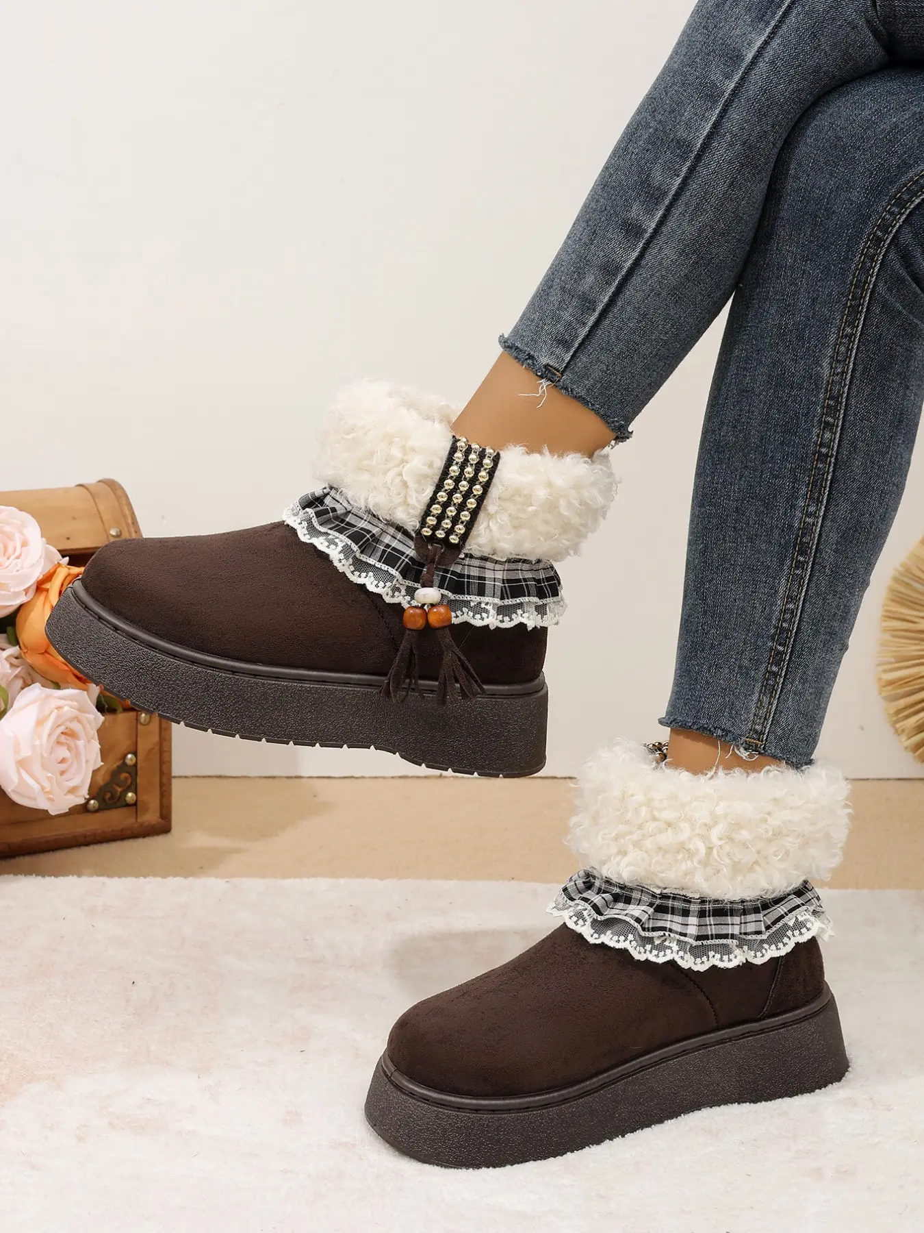 Women's Cute Thick Sole Snow Boots, Winter Warm Artificial Fur Lining, Faux Fur Collar, Lace Pattern Trim, Rhinestone Fringe, Anti-Slip Short Ankle Boot