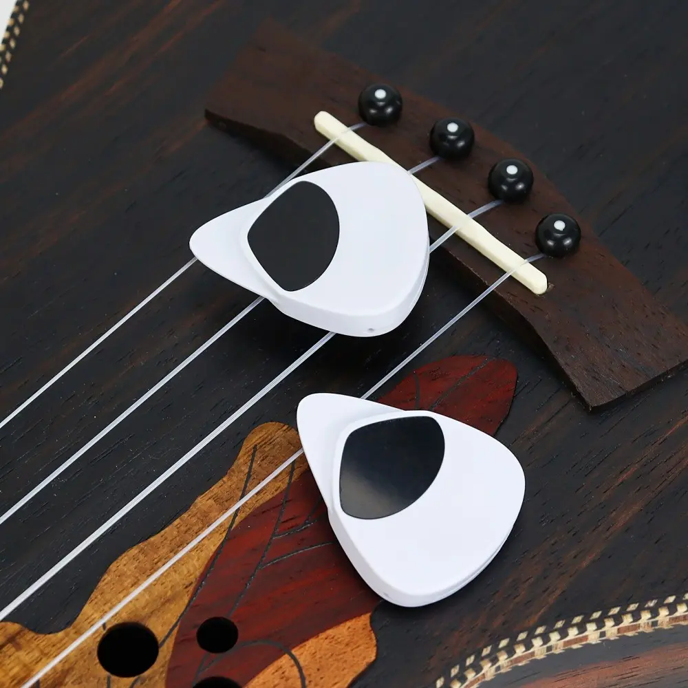 Portable Guitar Pick & Tuner Combo, 2-in-1 Functionality Guitar Pick, Folk Guitar & Ukulele Tuner, 12-tone Equal Temperament Tuner