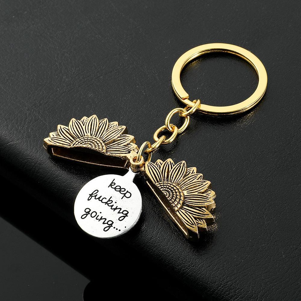 Vintage Sunflower Keychain – Retro Sunflower Pendant Bag Charm, DIY Letter Key Ring Accessory for Women