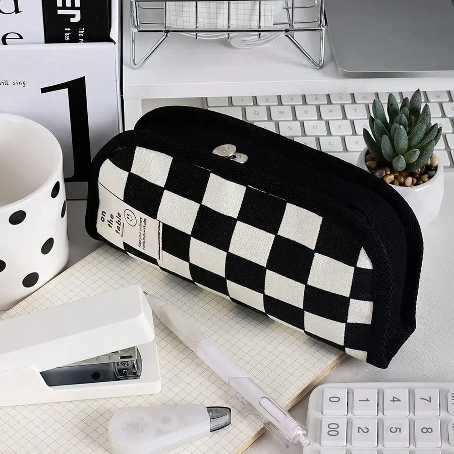 1pc Black & White Checkerboard Canvas Pencil Case, Large Capacity Stationery Storage Bag With Creative Smiling Face Tag, Simple & Stylish For Students Back To School,Back To School,School Supplies,Pencil Pouch,School Bag