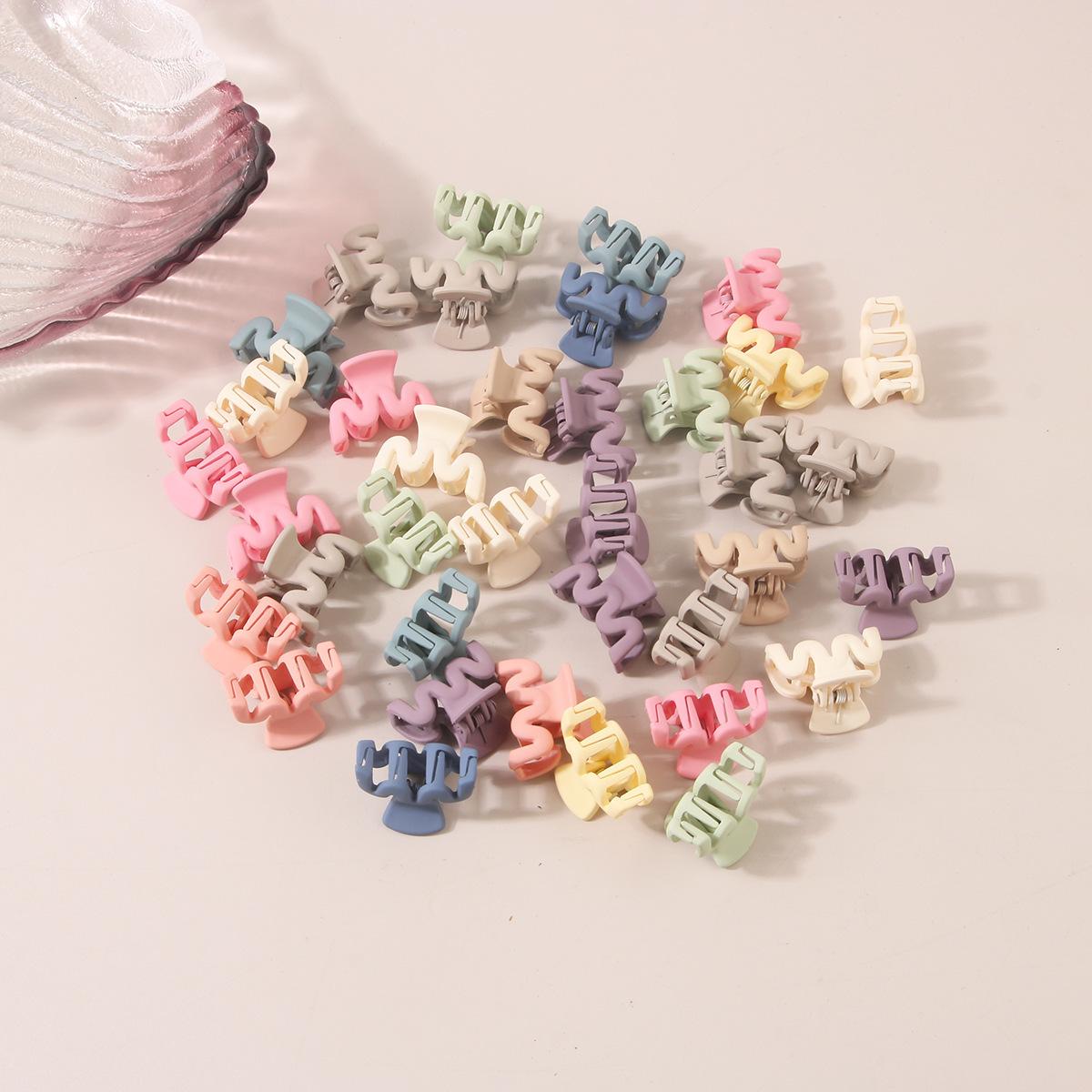 (Gift) Mini Small Claw Clip Ins High-End Matte Bangs Clip DIY Cute Women Hair Clip Shark Clip Hair Accessories