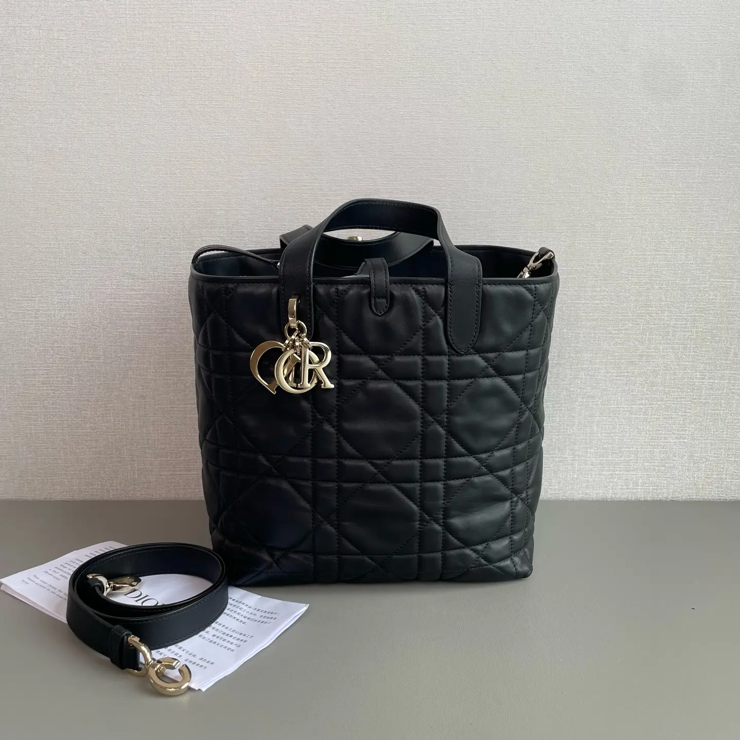 Pre-owned Dior Toujours Medium Black Gold Hardware Leather Luxury Bag P06E05012