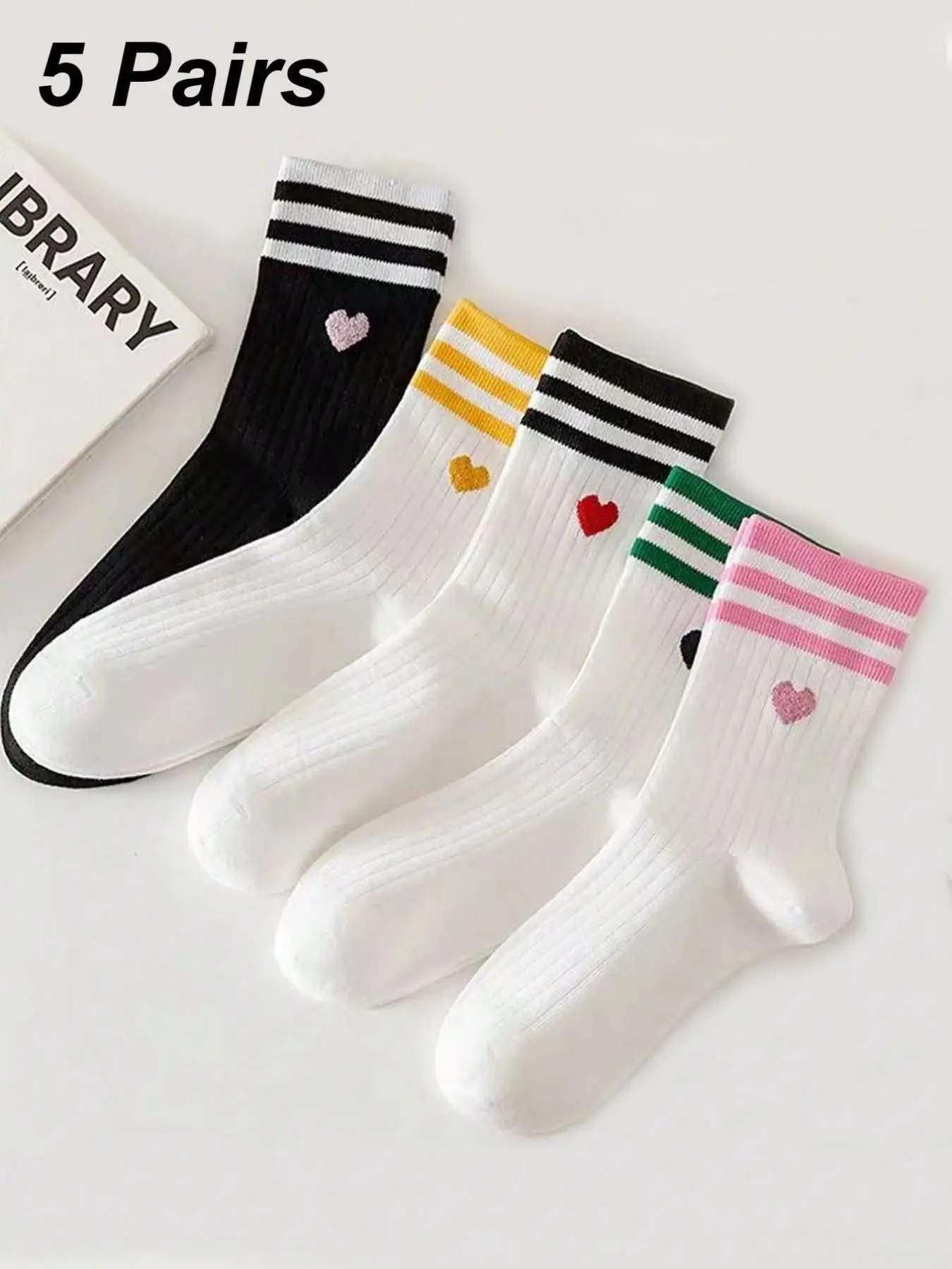 5 Pairs Women's Heart Print Casual Mid-Calf Socks, Soft Comfortable, Fashion College Style, Unisex Couple Socks, All-Season Sports Socks
